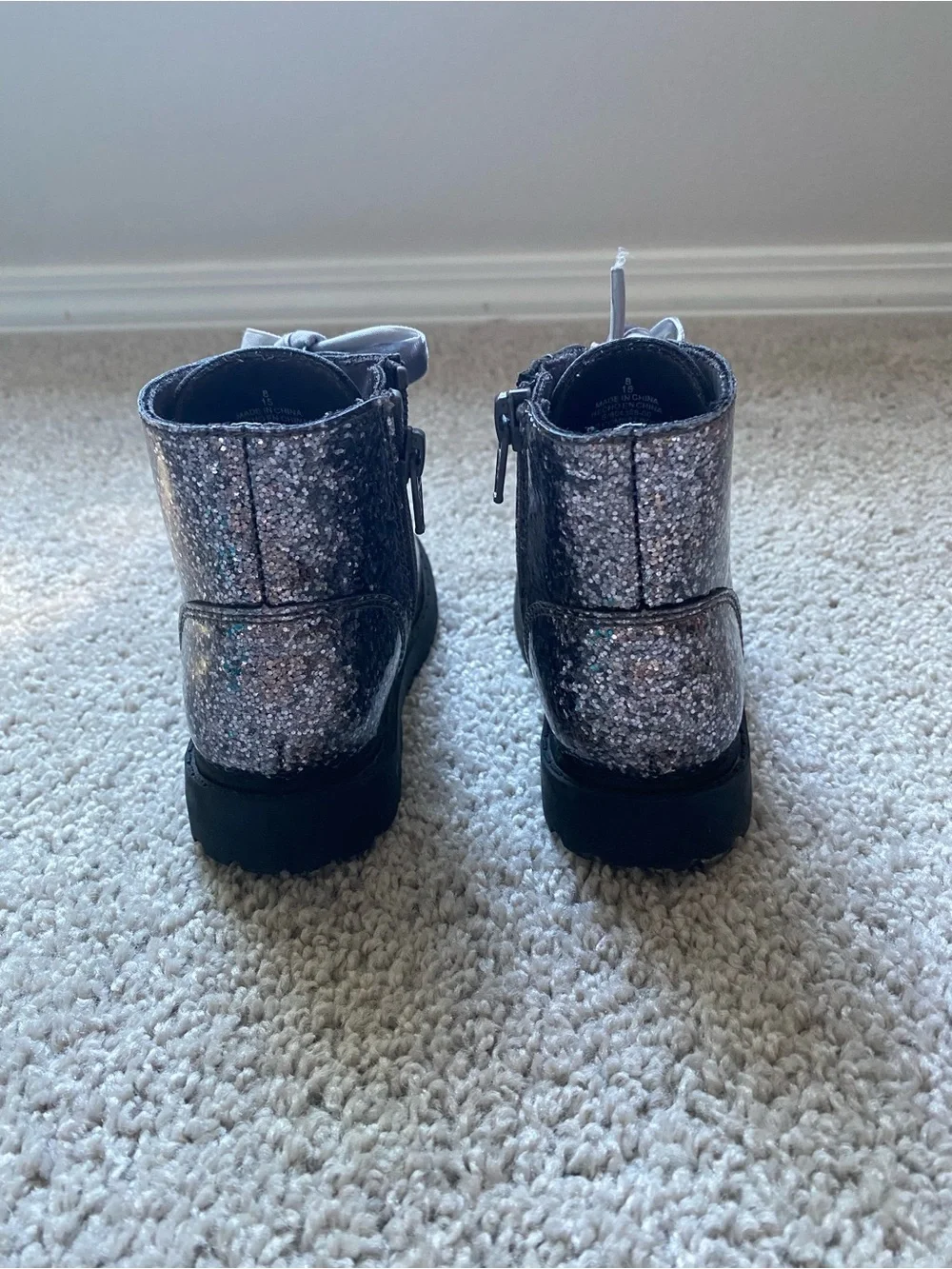 Old Navy Silver Glitter Lace-Up Ankle Boots for Kids